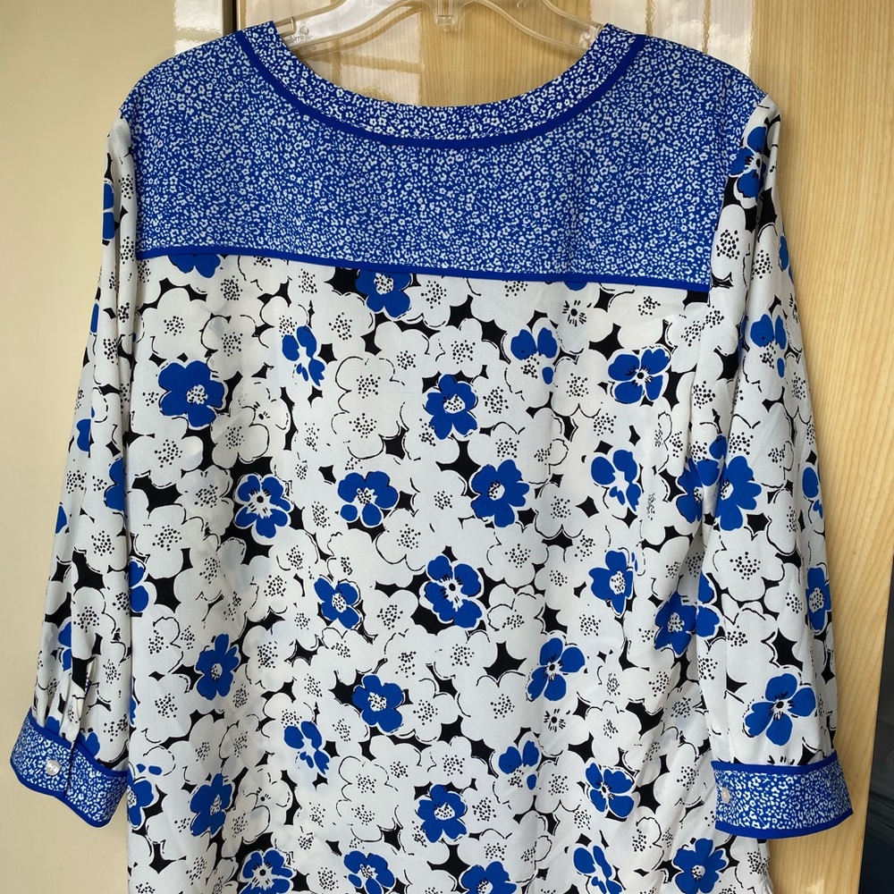 Blue tunic shirt with flowers